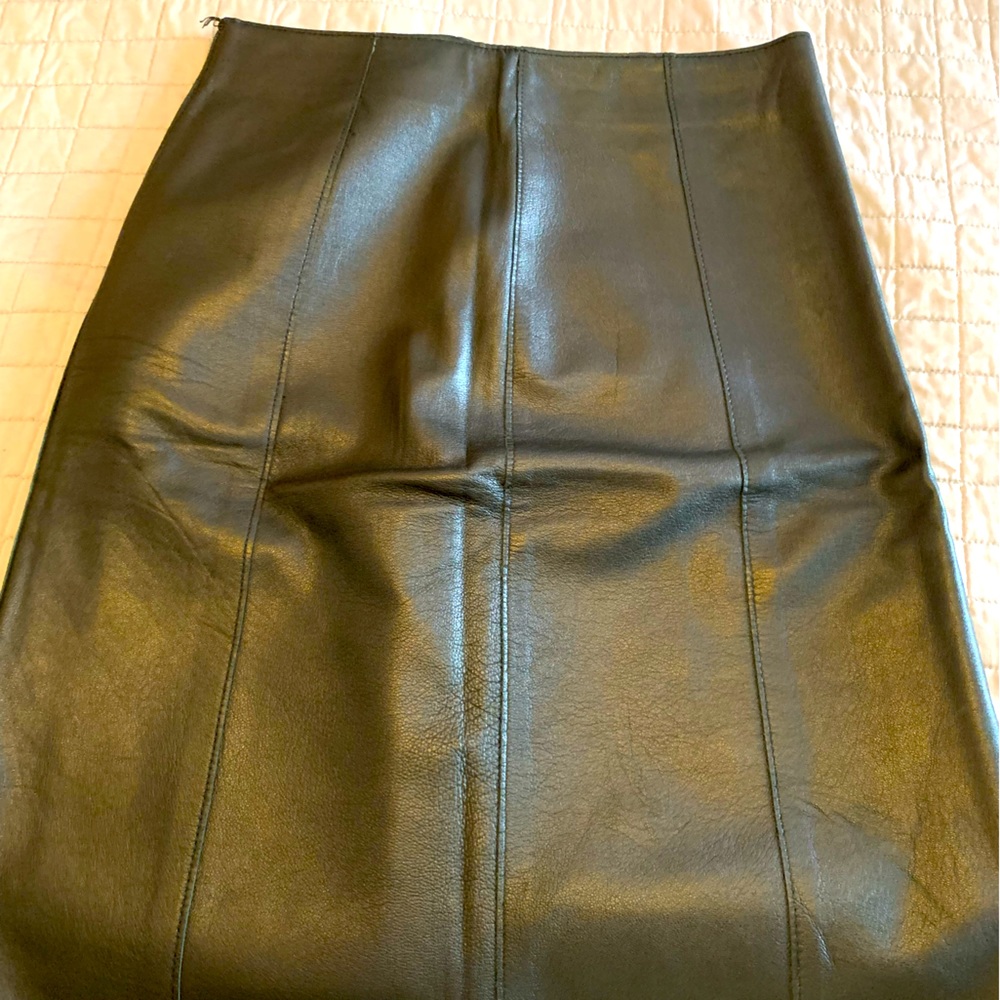 Bebe Brand size 6 leather pencil skirt. Knee length.